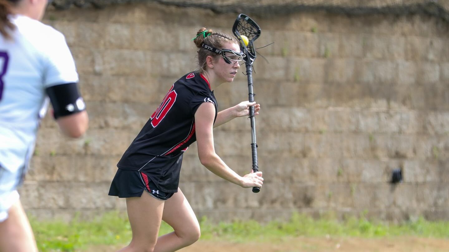 Noley Hiller gets ready to shoot at Young Harris