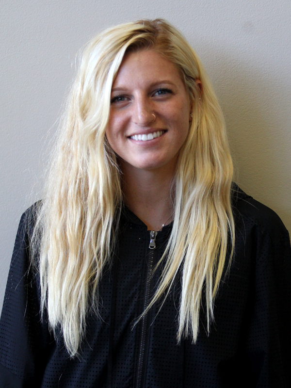 Jess Lavelle Headshot