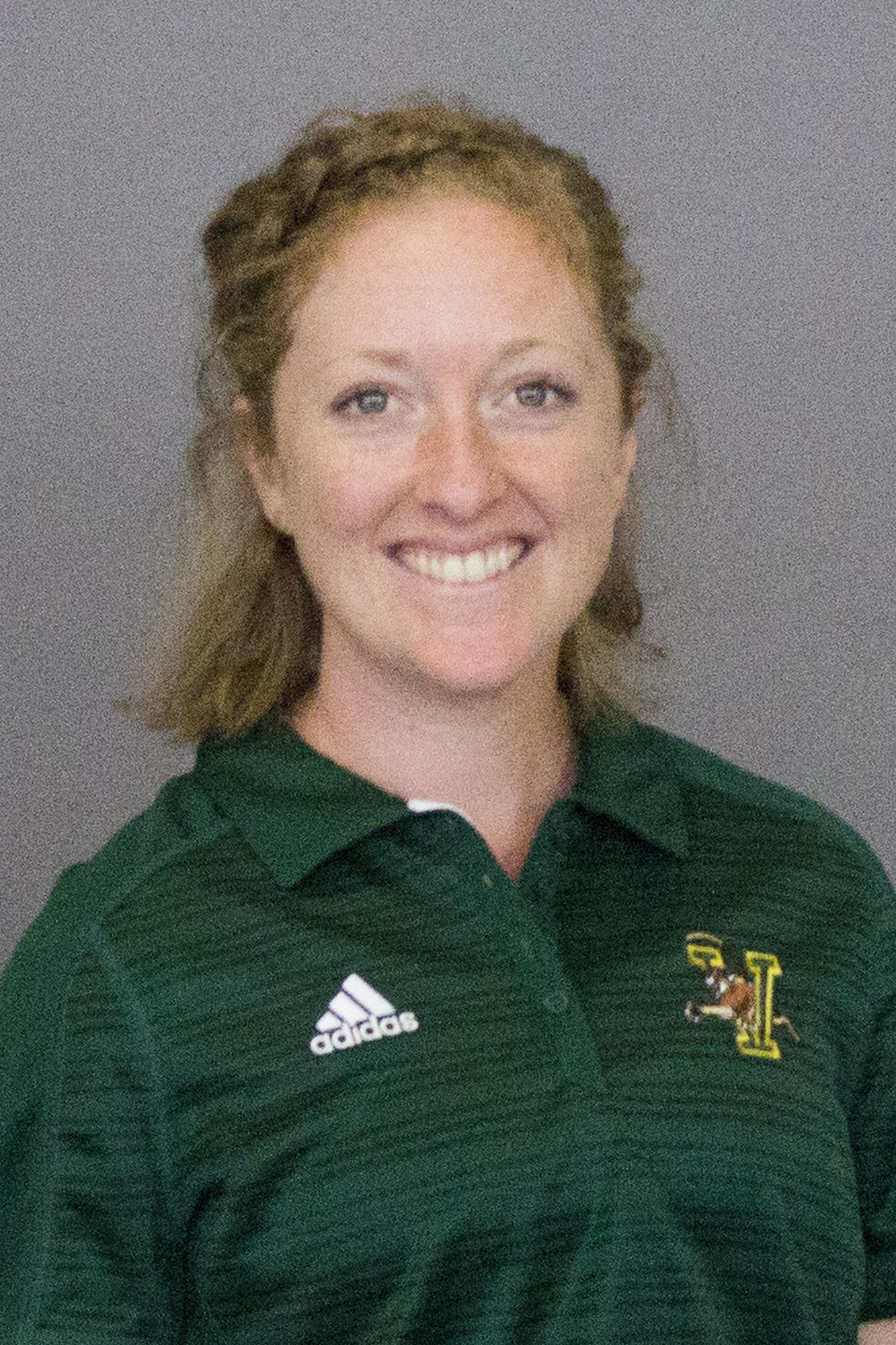 Laura Gebhart Headshot