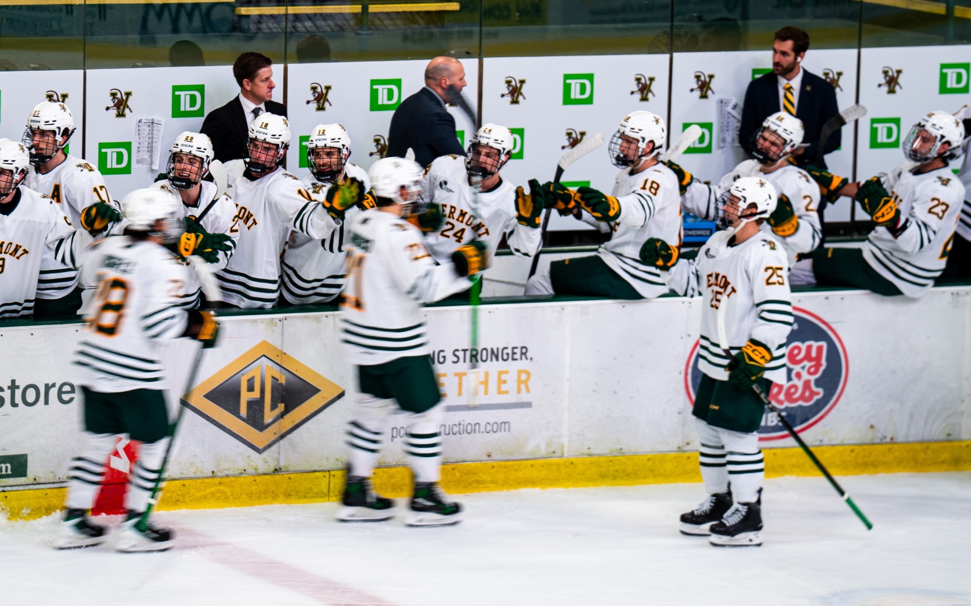 UVM Men's Hockey Goal Celly BU