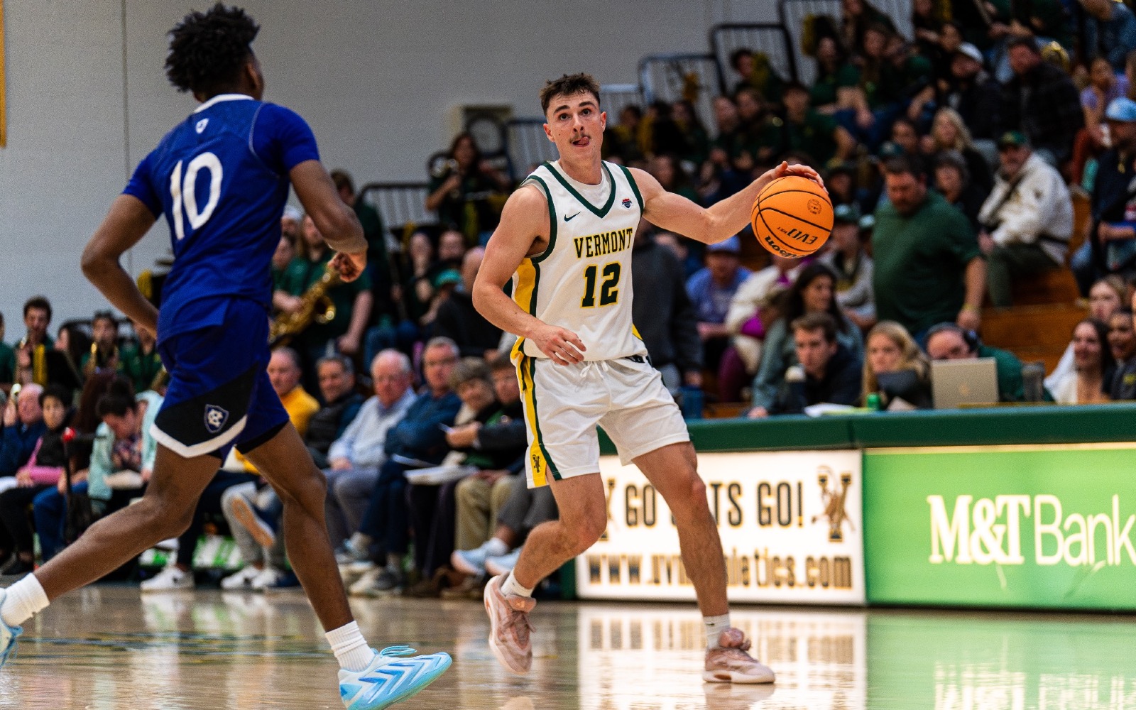 mbb recap vs Holy Cross