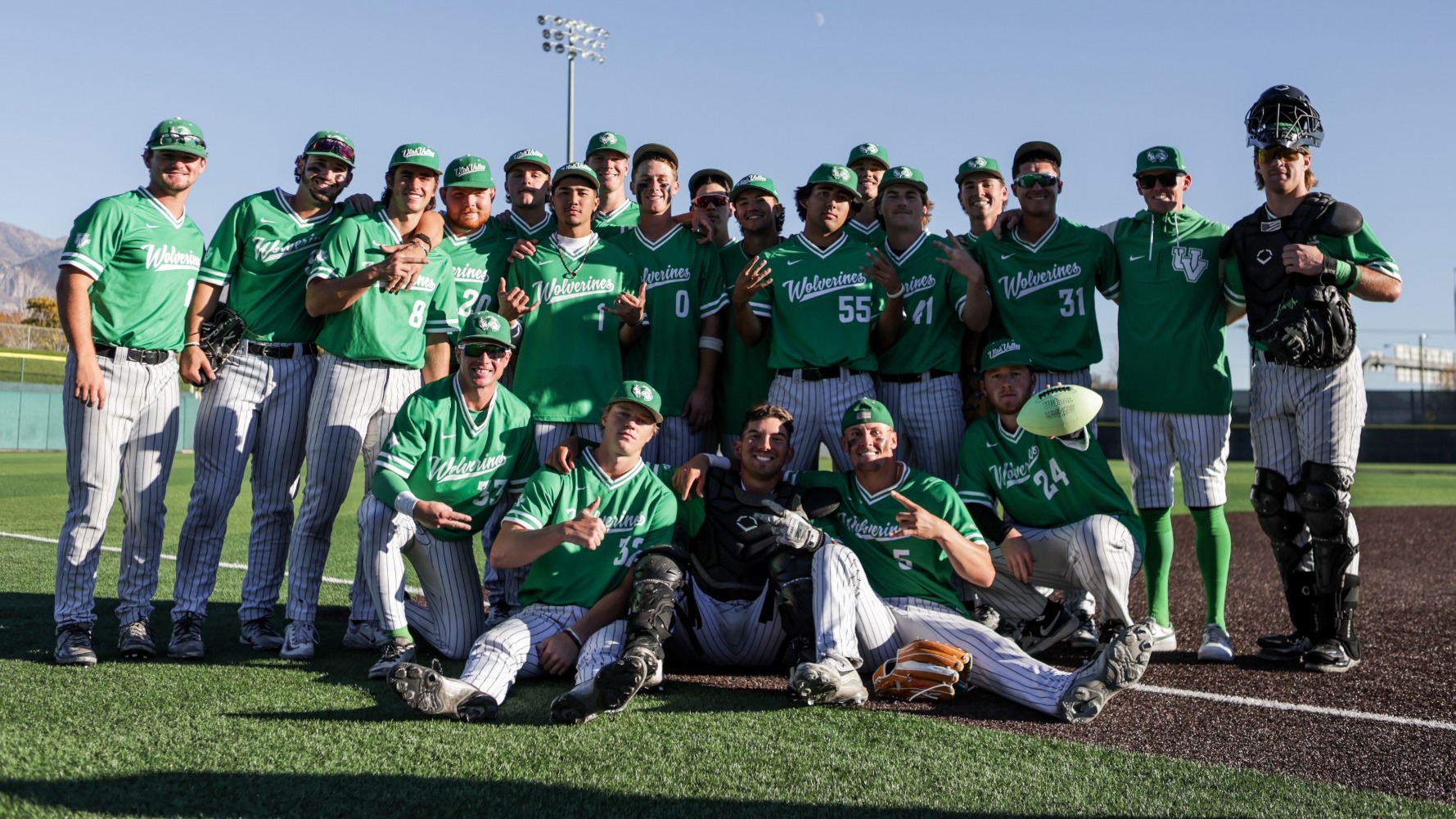 Team Green celebration after Game 1 of WWS