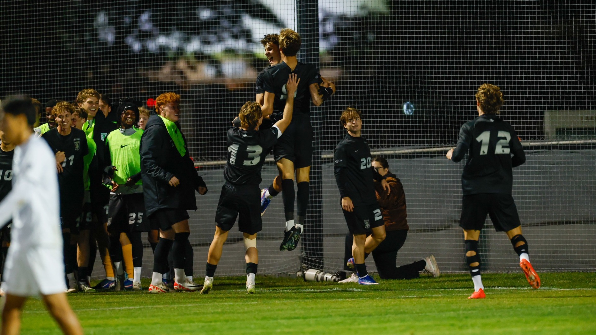 Jose and Nil celebrate the goal vs UC