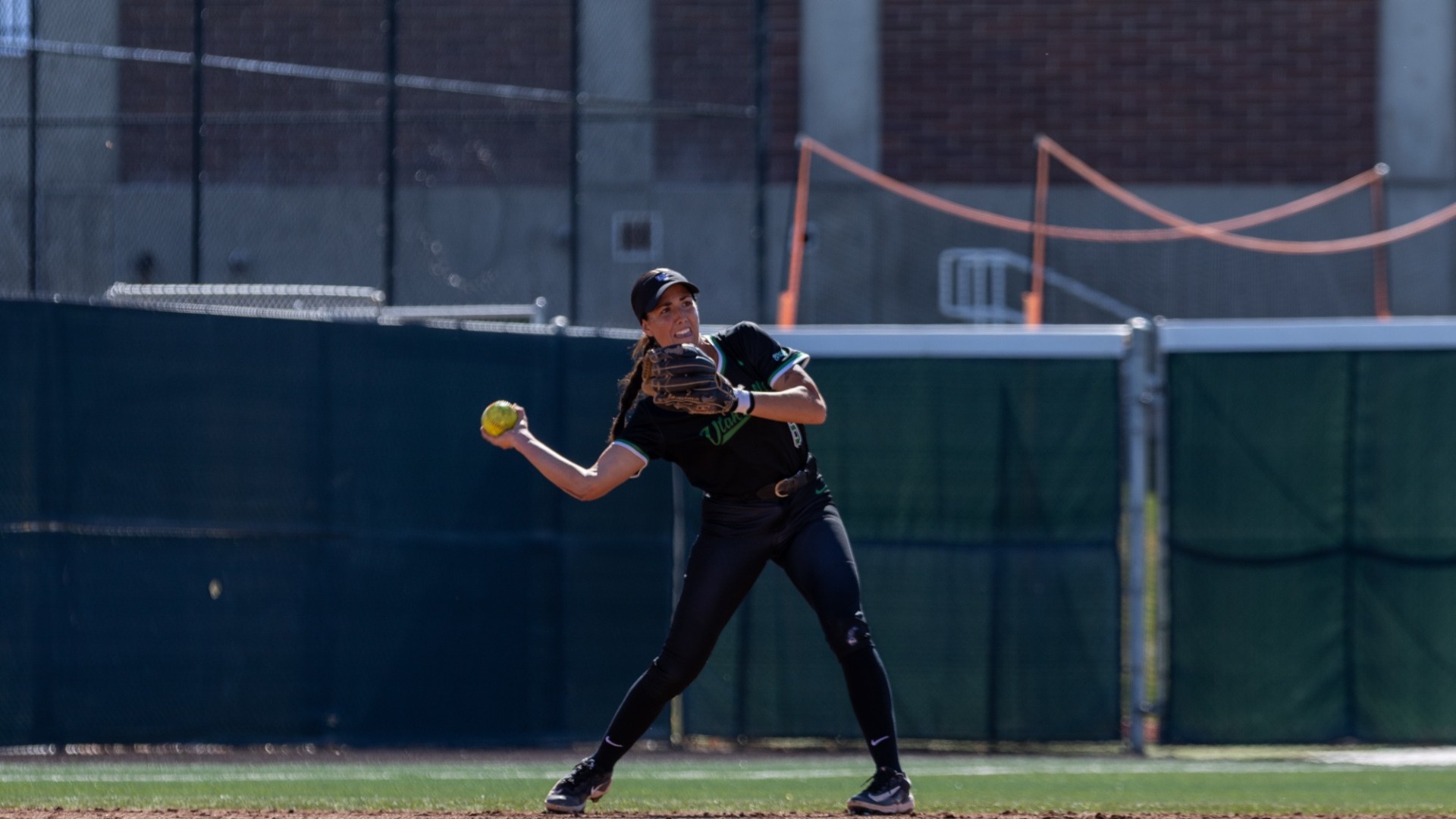 Ry Binne fields a ball vs UTU