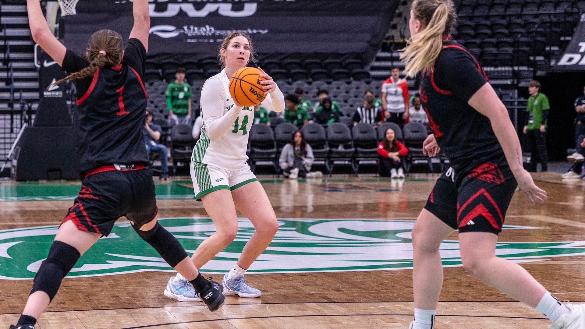 Kaylee Headrick shoots against Southern Utah
