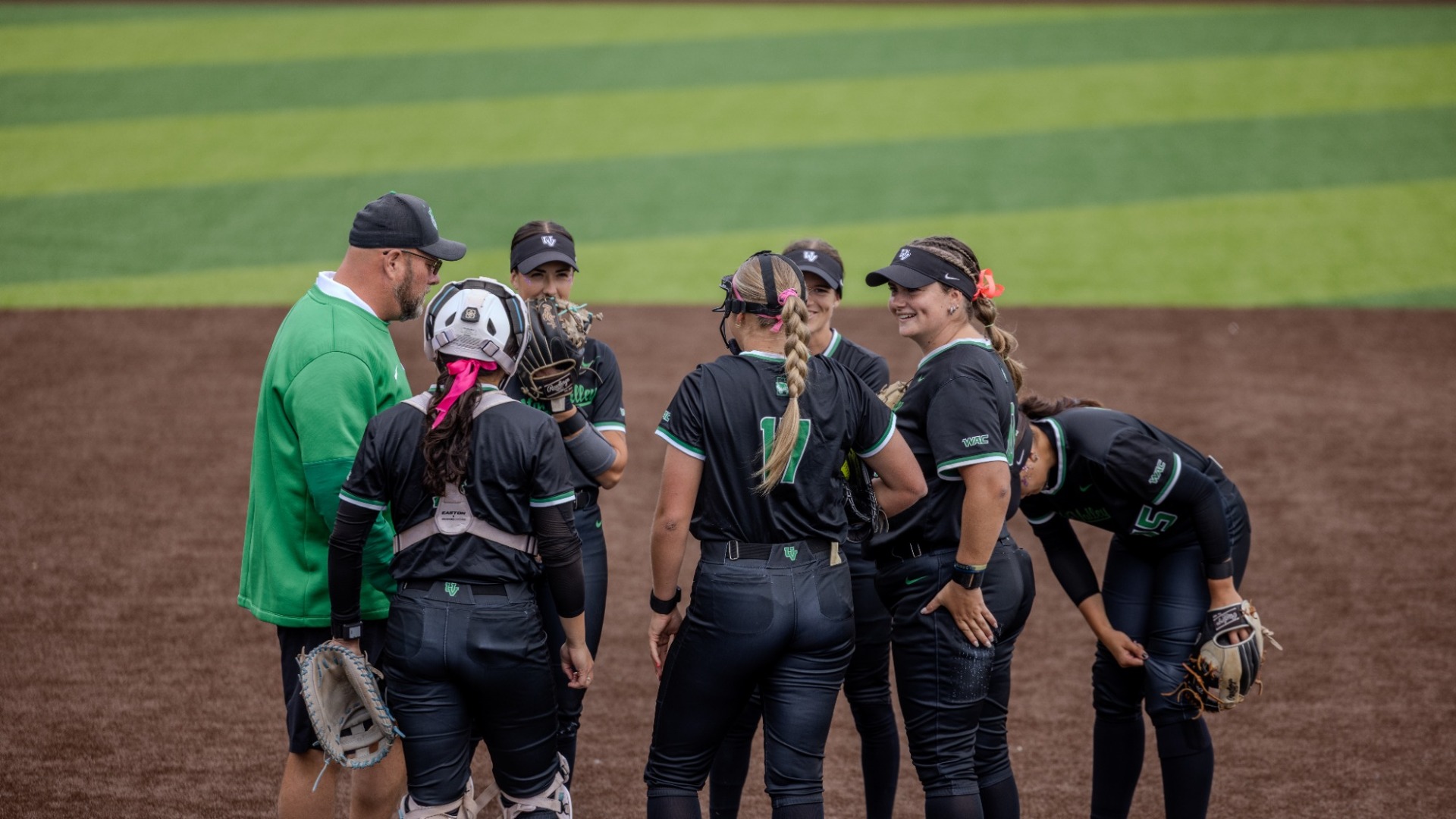 Team huddle vs CBU