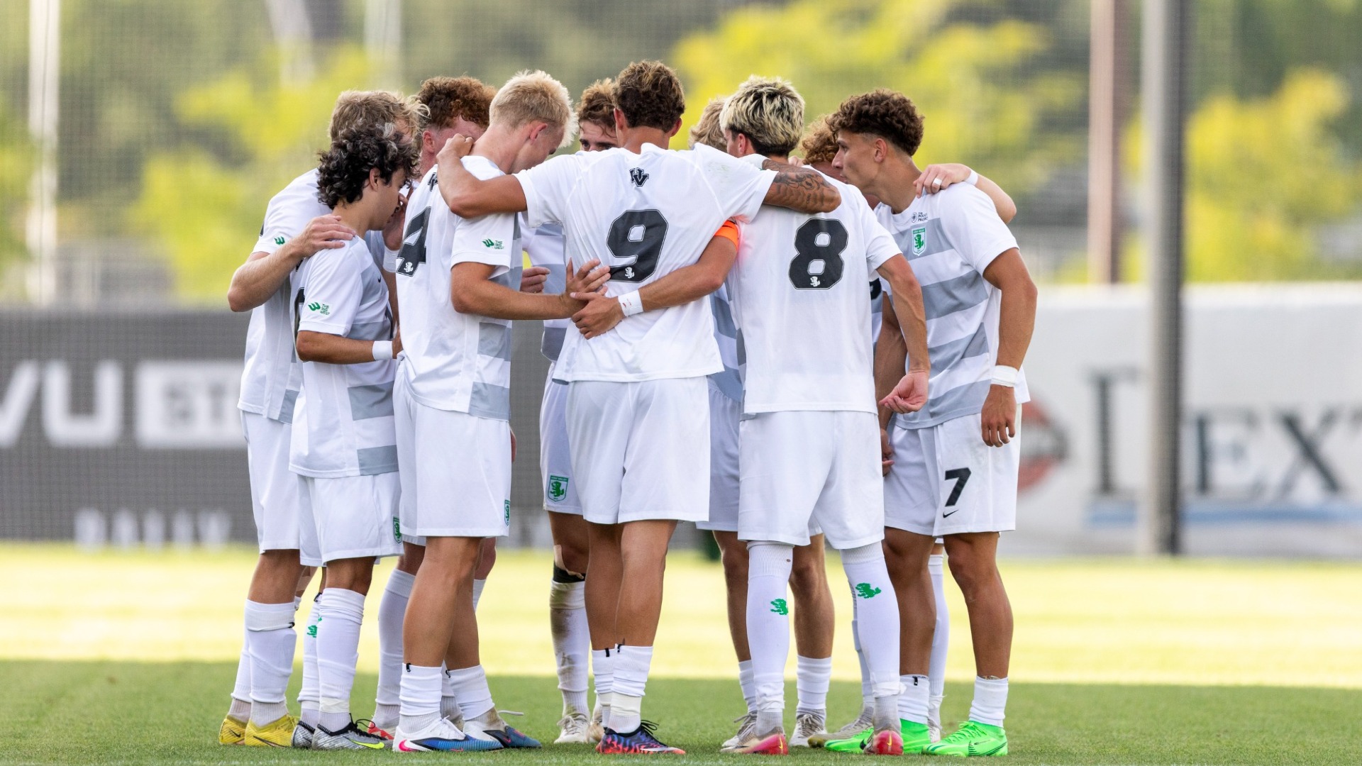 Team huddle vs UCA