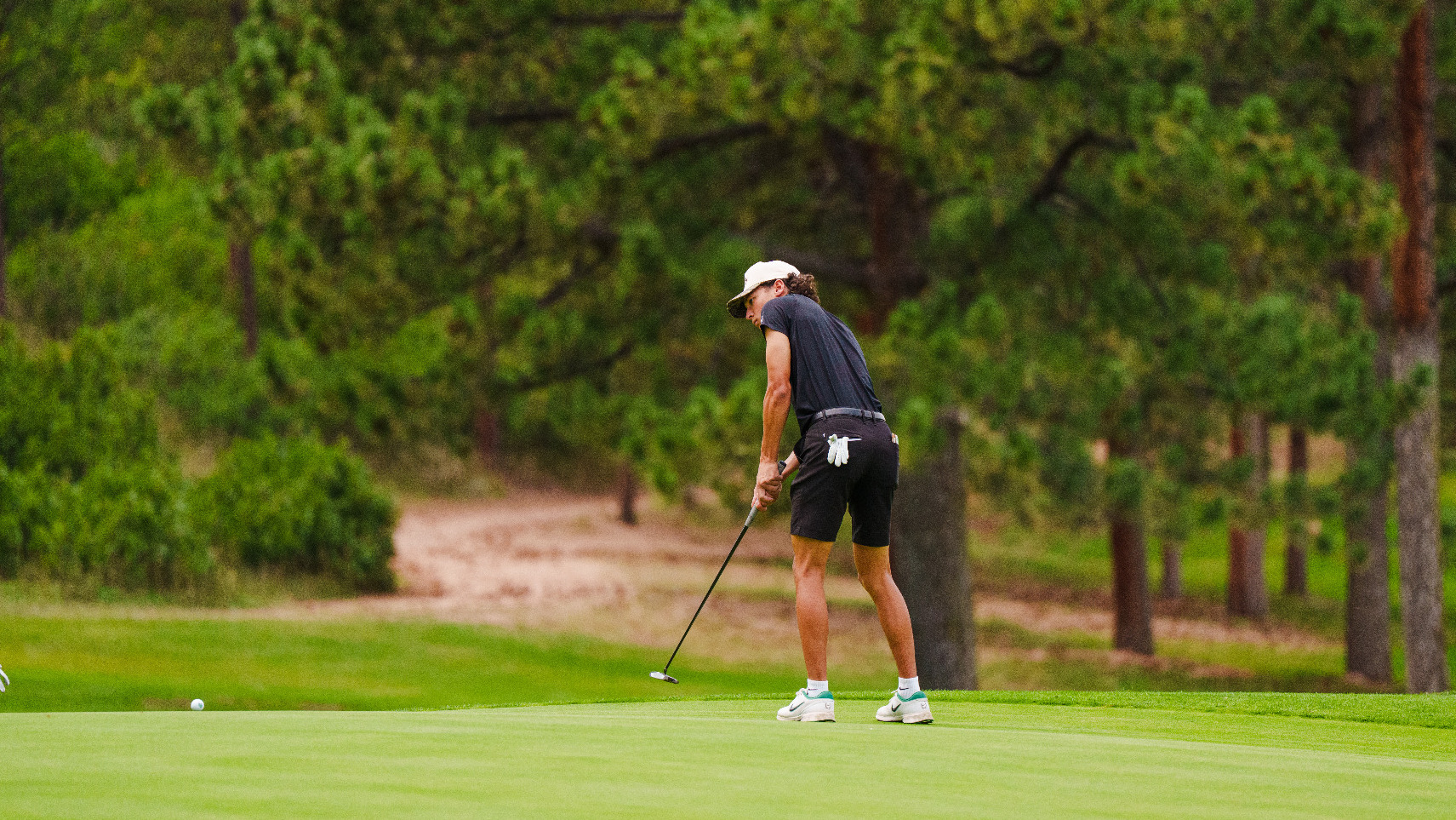 Brady putting falcon invite