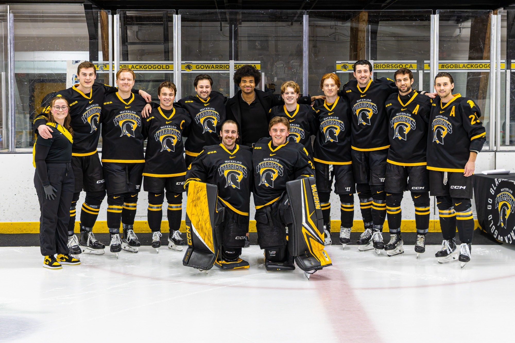 Men's Hockey Senior Game pic