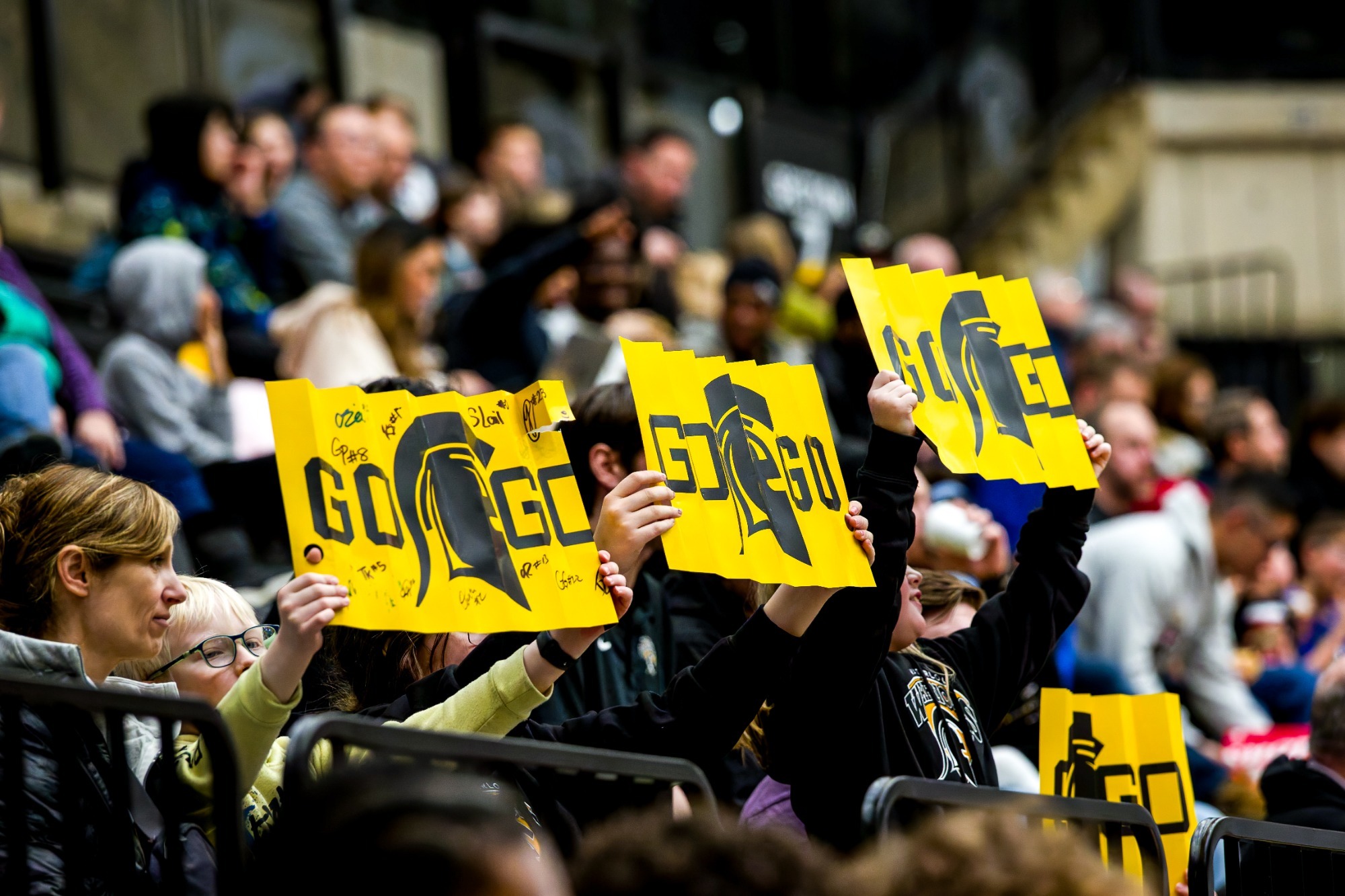 The crowd holds up clappers at FAD 2026