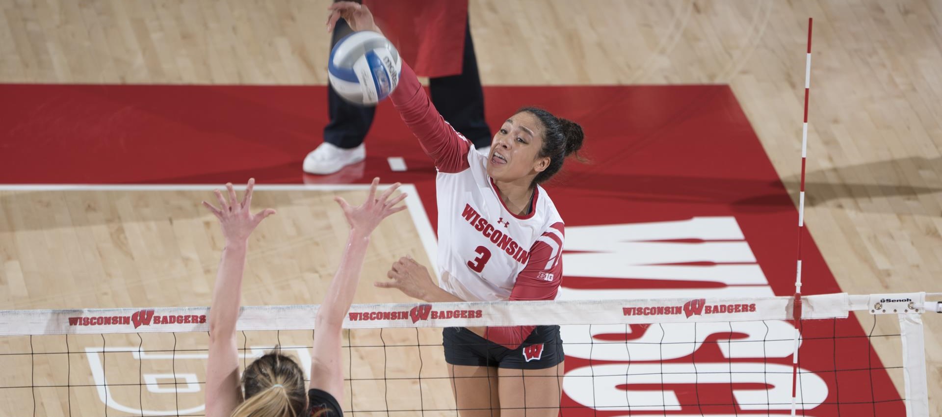 Lauryn Gillis Volleyball Wisconsin Badgers