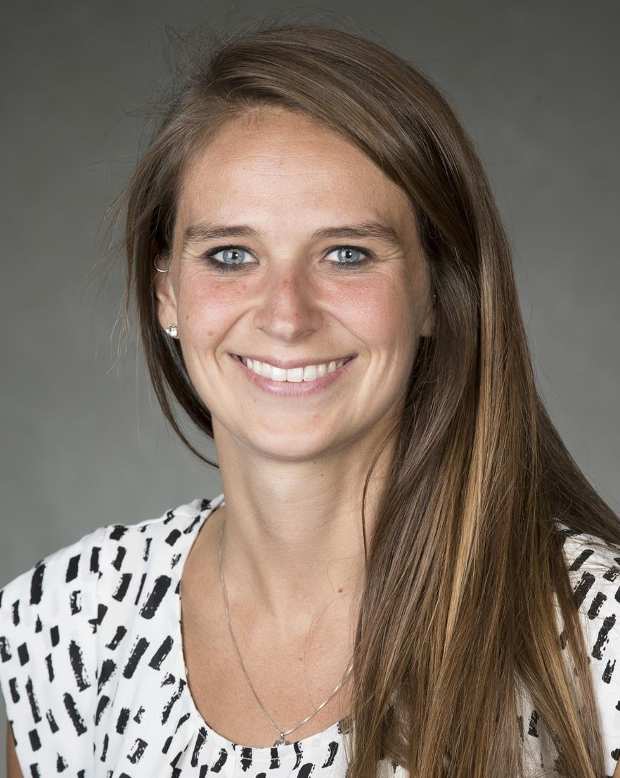 Lindsey Brinza 2017 headshot