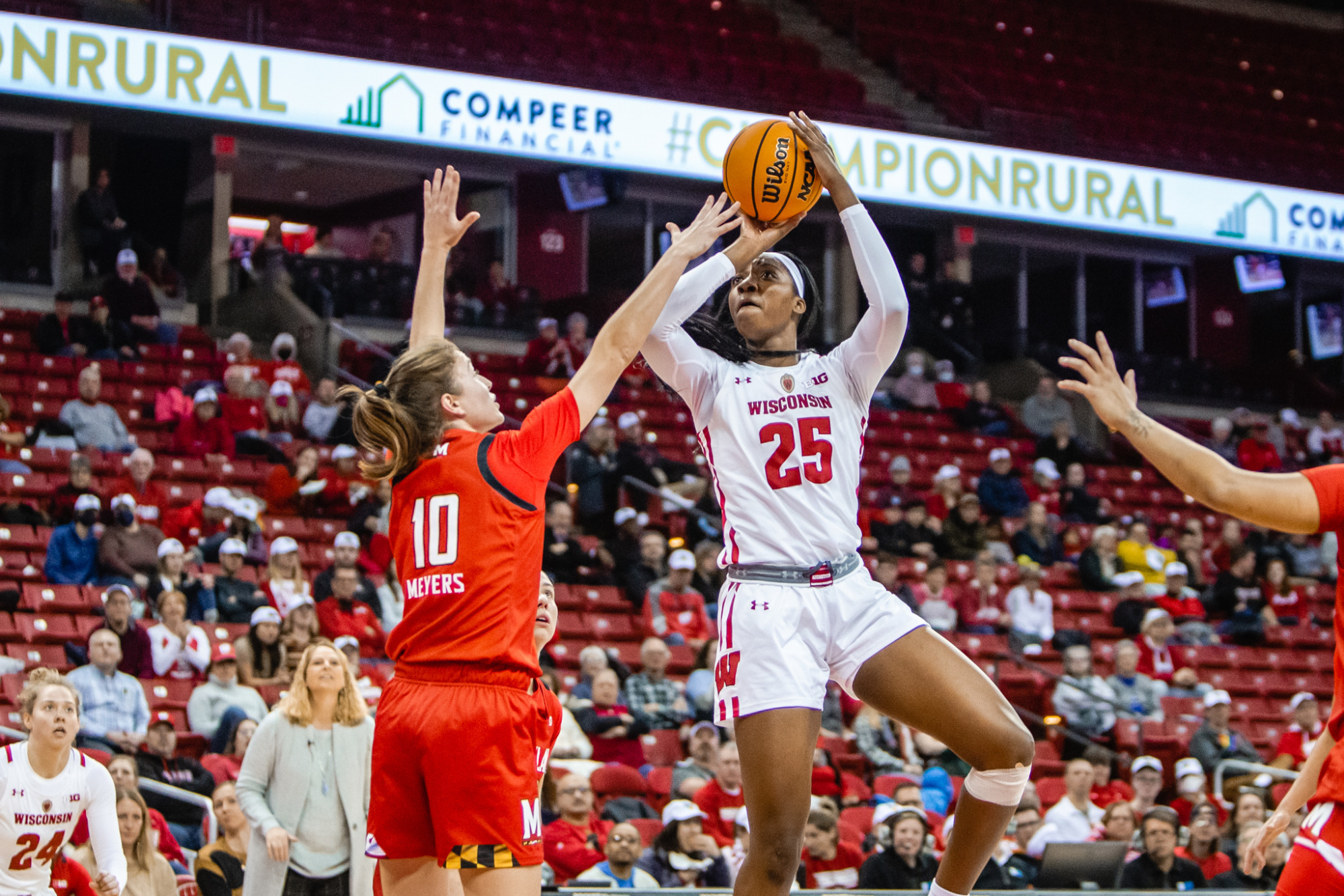 Serah Williams Women's Basketball Wisconsin Badgers