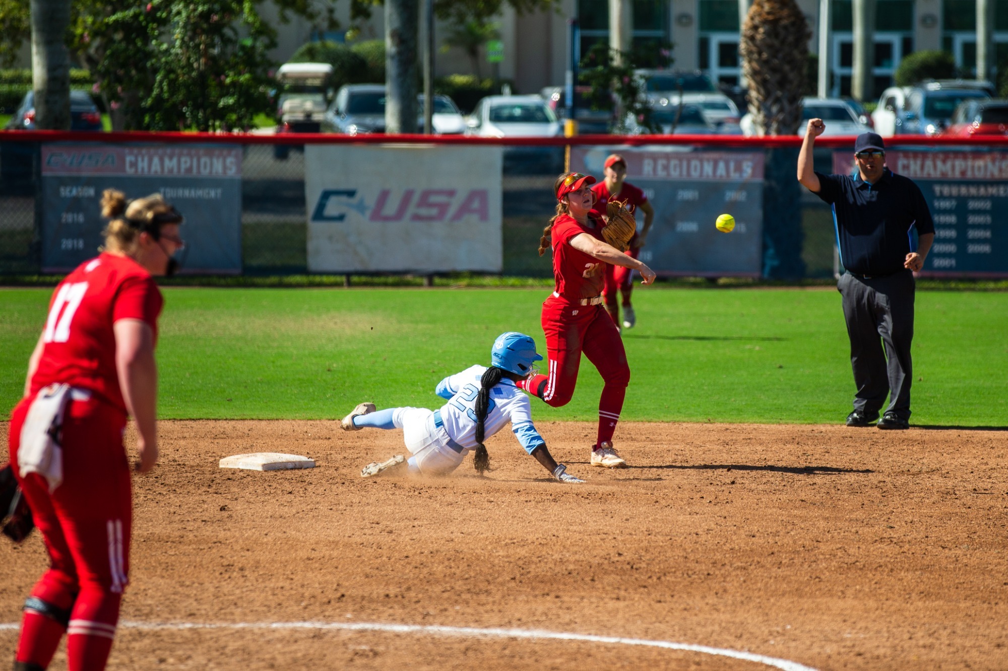 Ellie Hubbard Softball Wisconsin Badgers