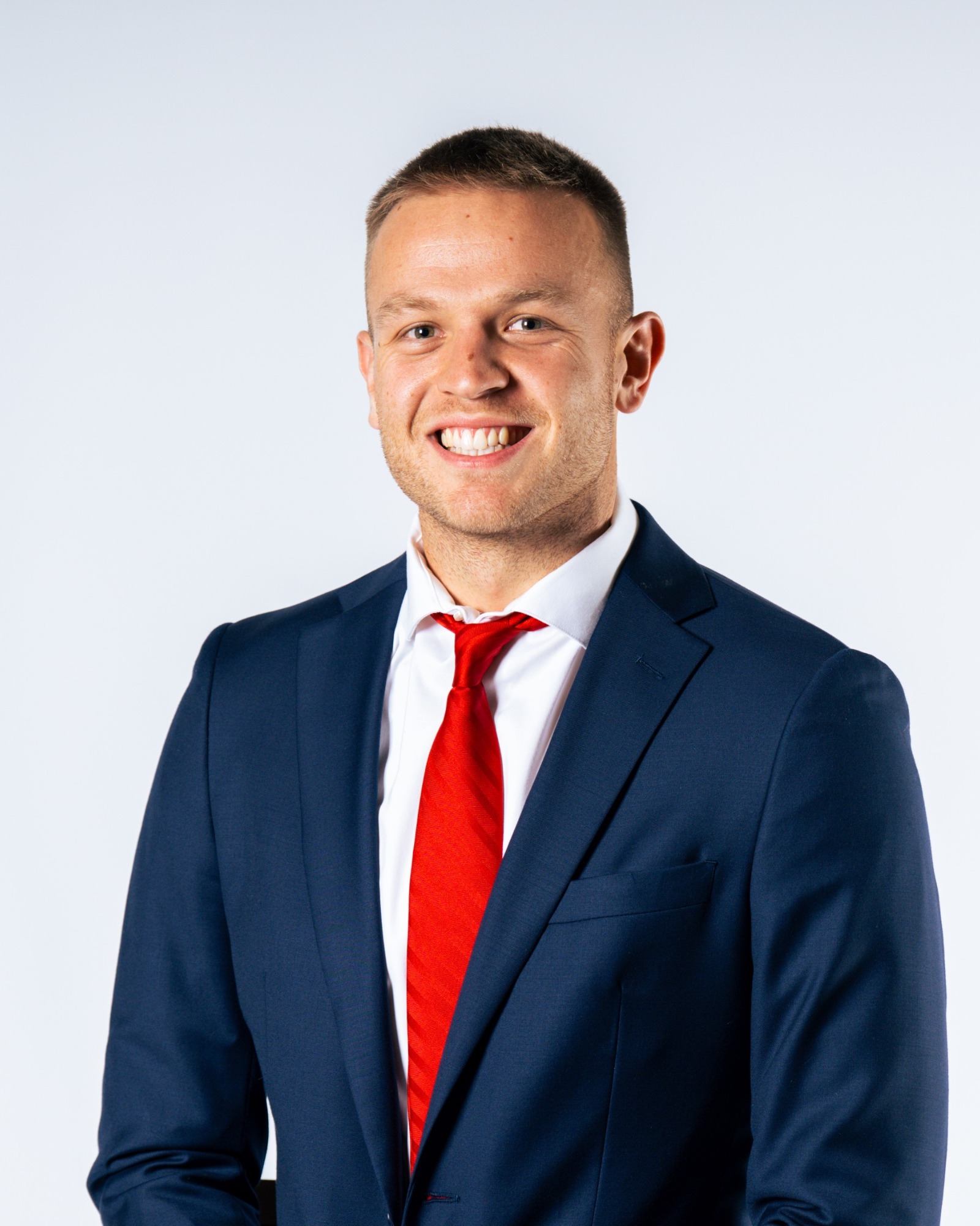 Brad Davison headshot