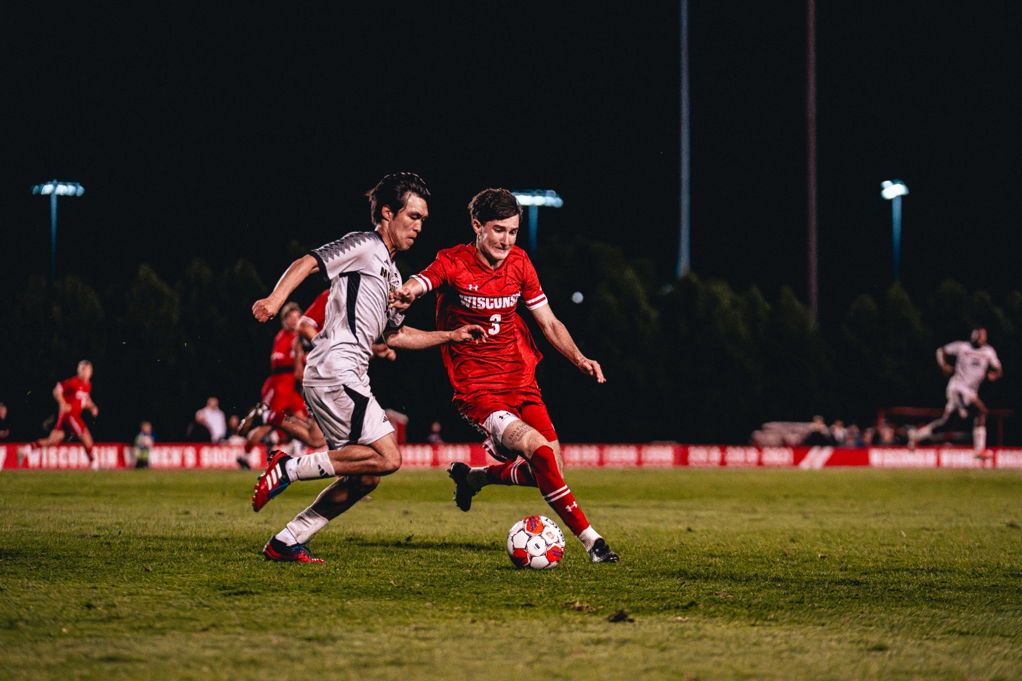 Isaac Brown Samper fights for the ball