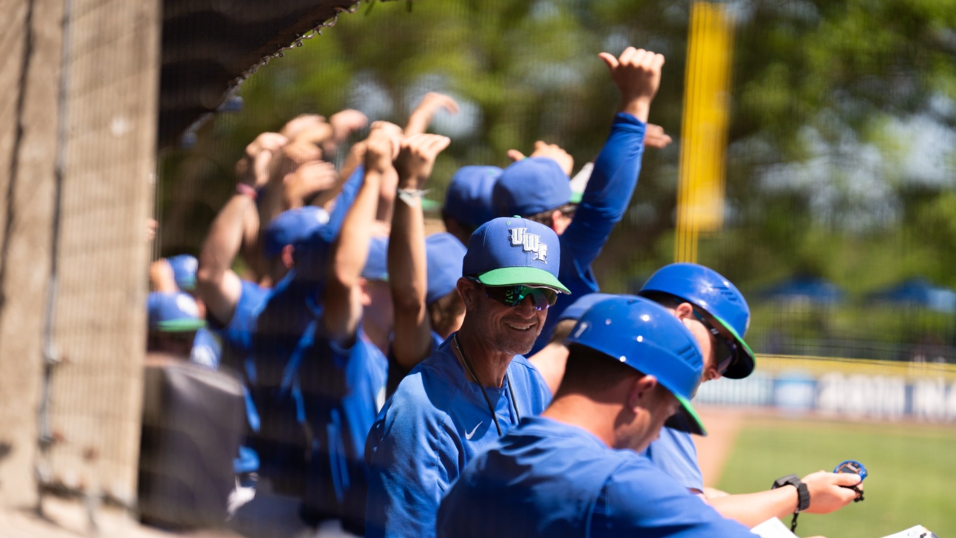 Jeffcoat and team in dugout