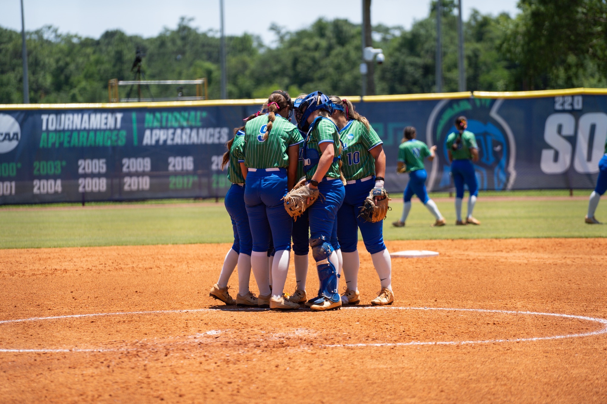 UWF huddle vs UAH NCAA REgional