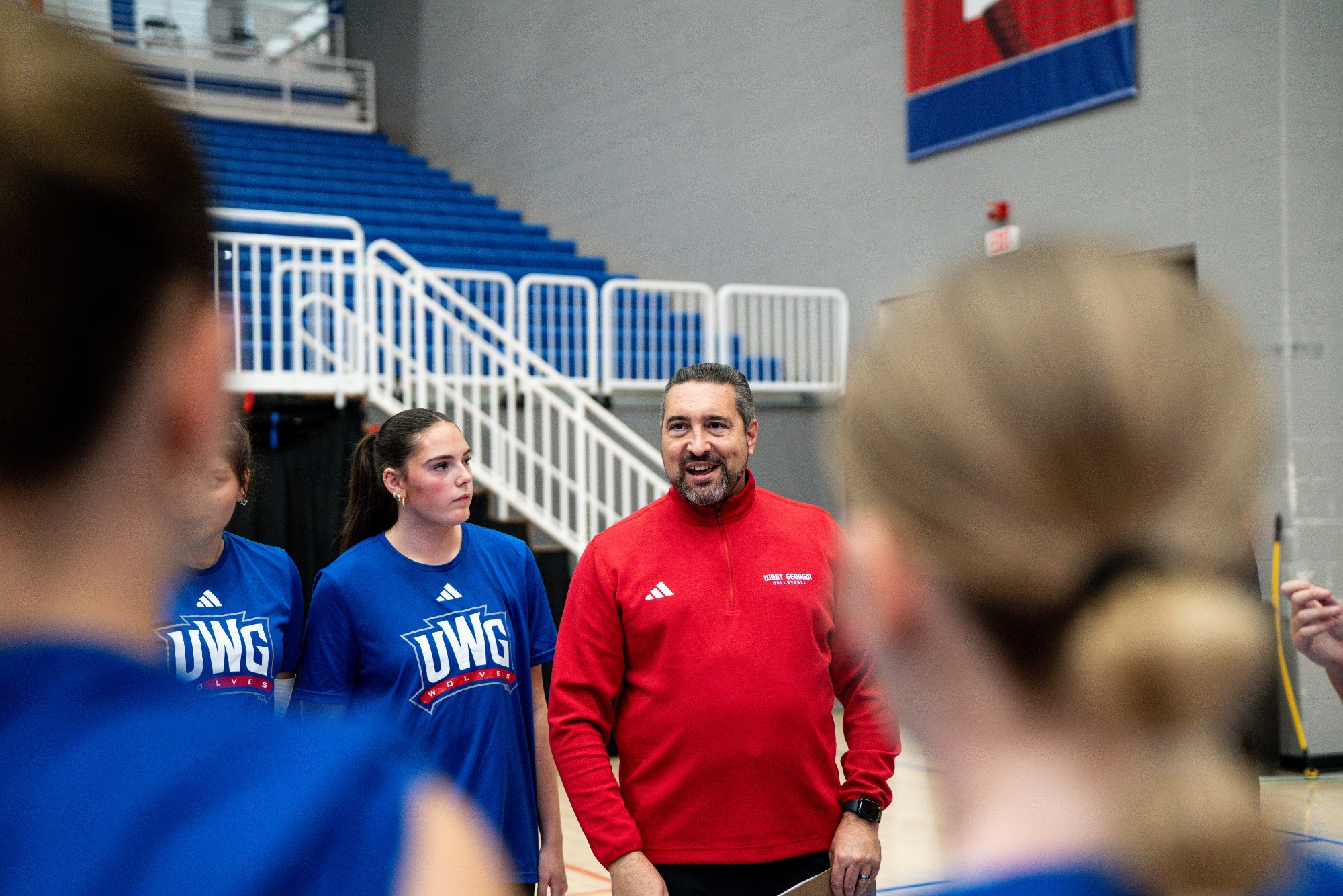 VB vs. UAB, coach and team shot
