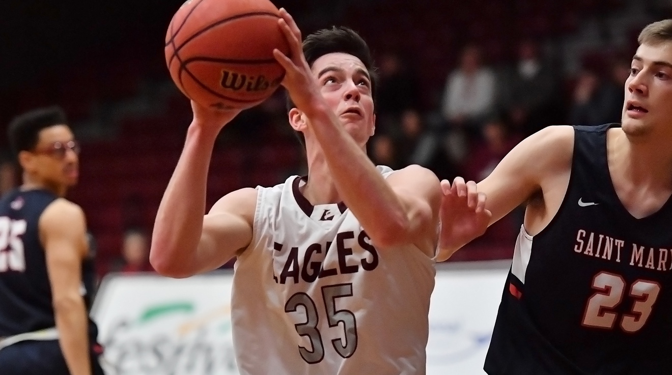 Ripon Scores Final Six Points in Win over UWLa Crosse University of