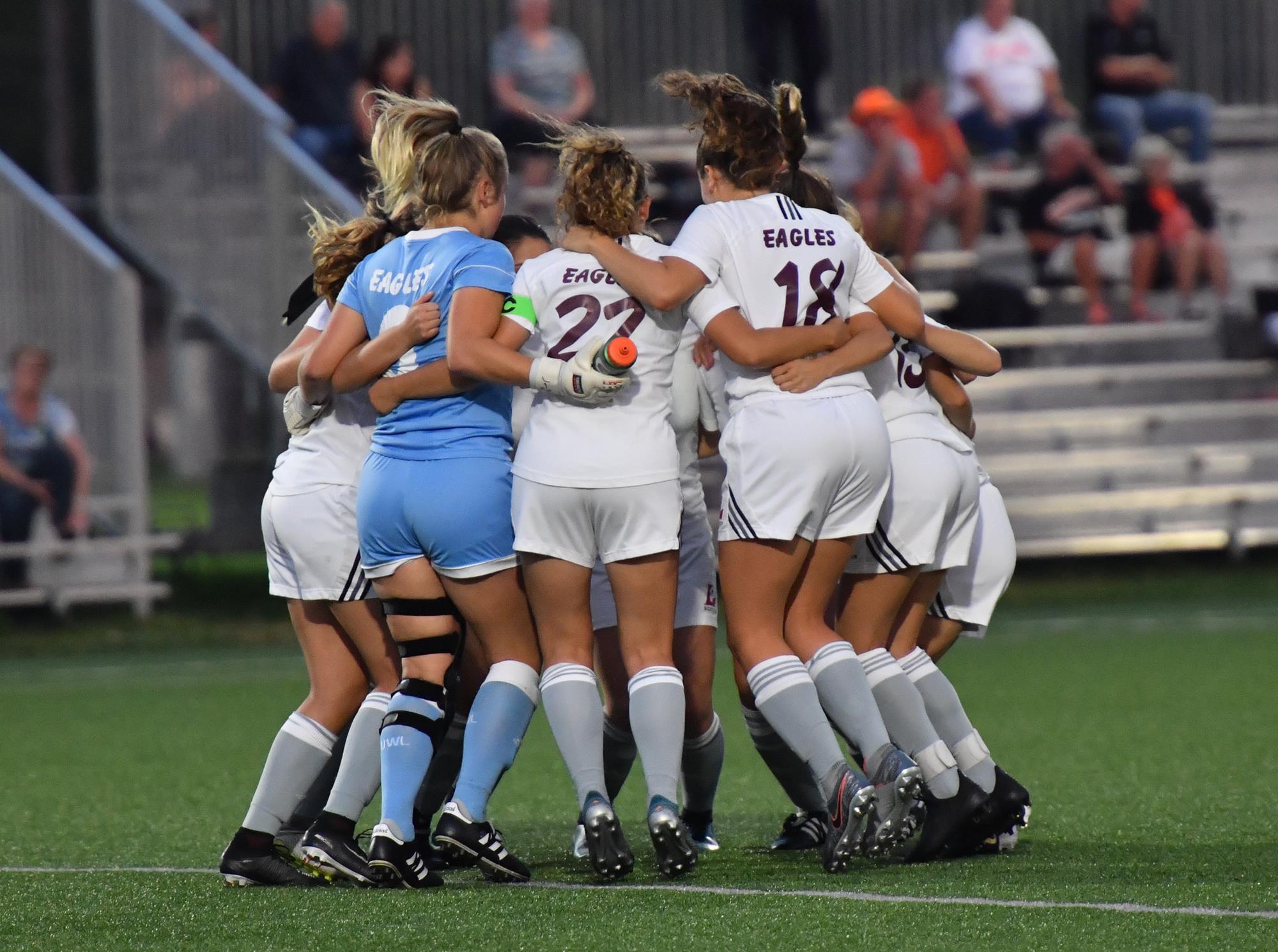 UWL Drops WIAC Title Game; Awaits NCAA Bid University of Wisconsin La