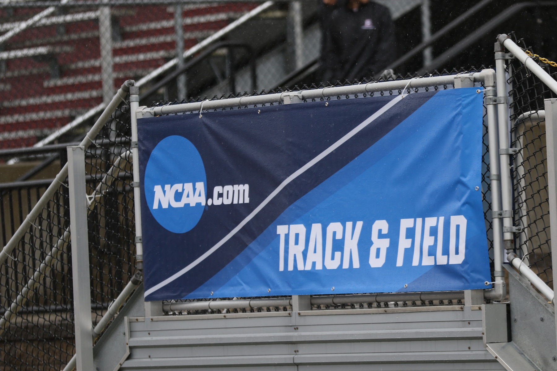 Distance Medley Relay Sets School Record at Wartburg Qualifier