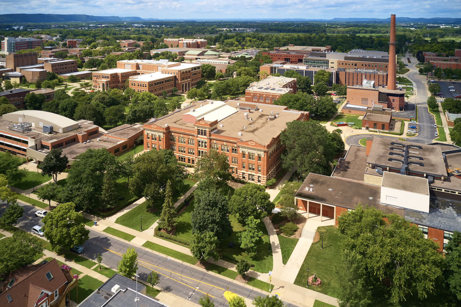 UWLa Crosse Celebrates 2021 ESSLY's In School Awards University of