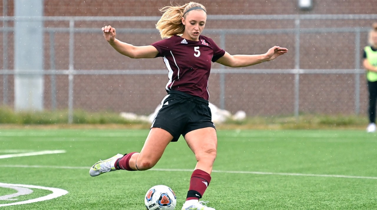 UWL Earns Win at NationallyRanked Wartburg University of Wisconsin