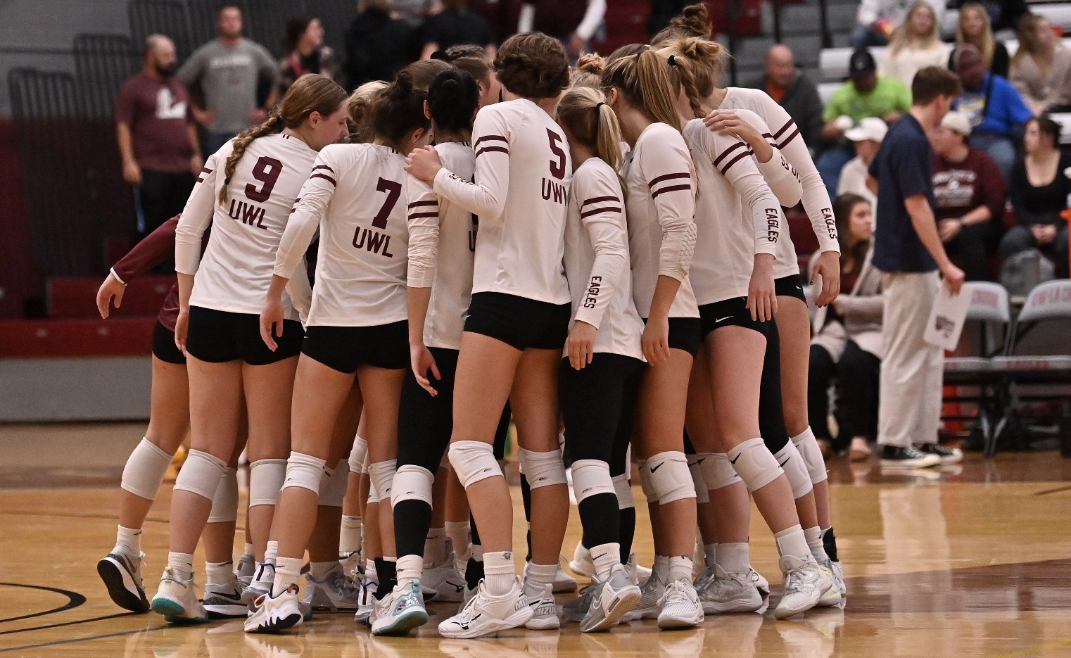 Volleyball Falls on the Road to WIAC Opponent UWStout University of