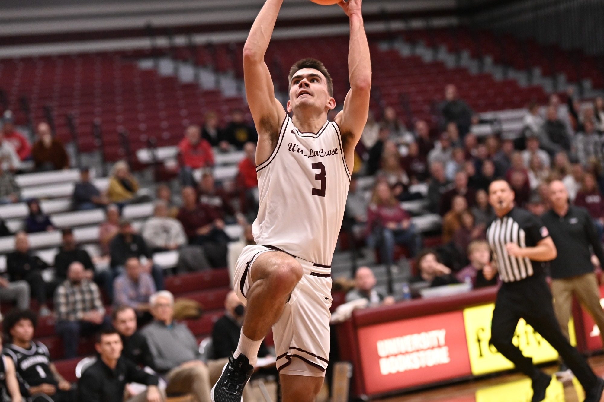 UWL Picks Up Road Win Over UW Platteville Five Players In Double 