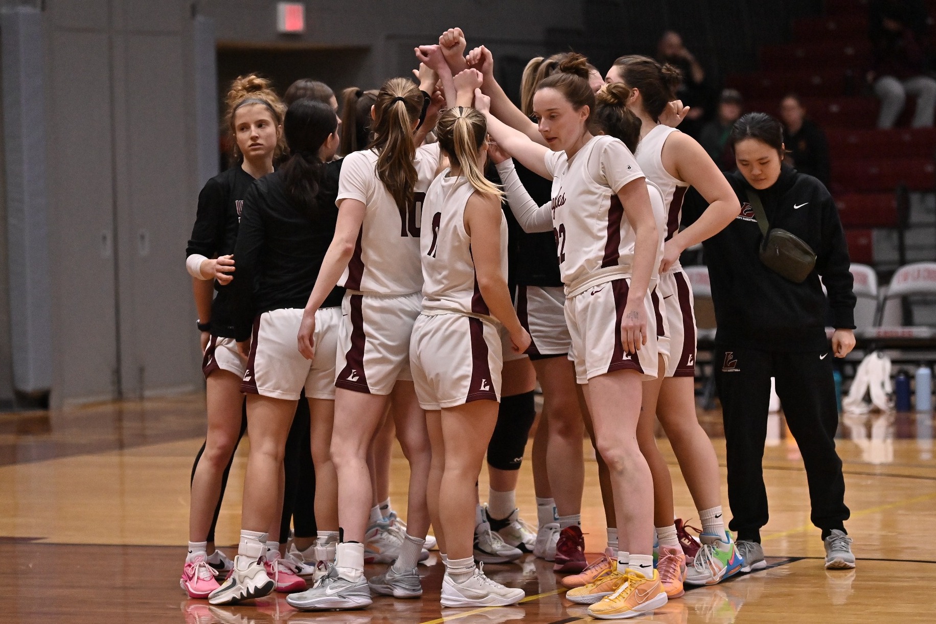 Women's Basketball Falls to UWRiver Falls; Milne Records DoubleDouble