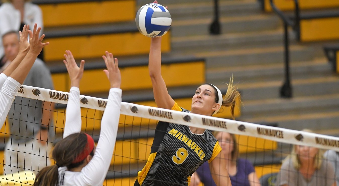 Jess Kalous 2017 Women's Volleyball Milwaukee Athletics