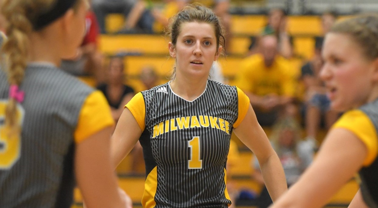 Taylor Mansfield 2016 Women's Volleyball Milwaukee Athletics