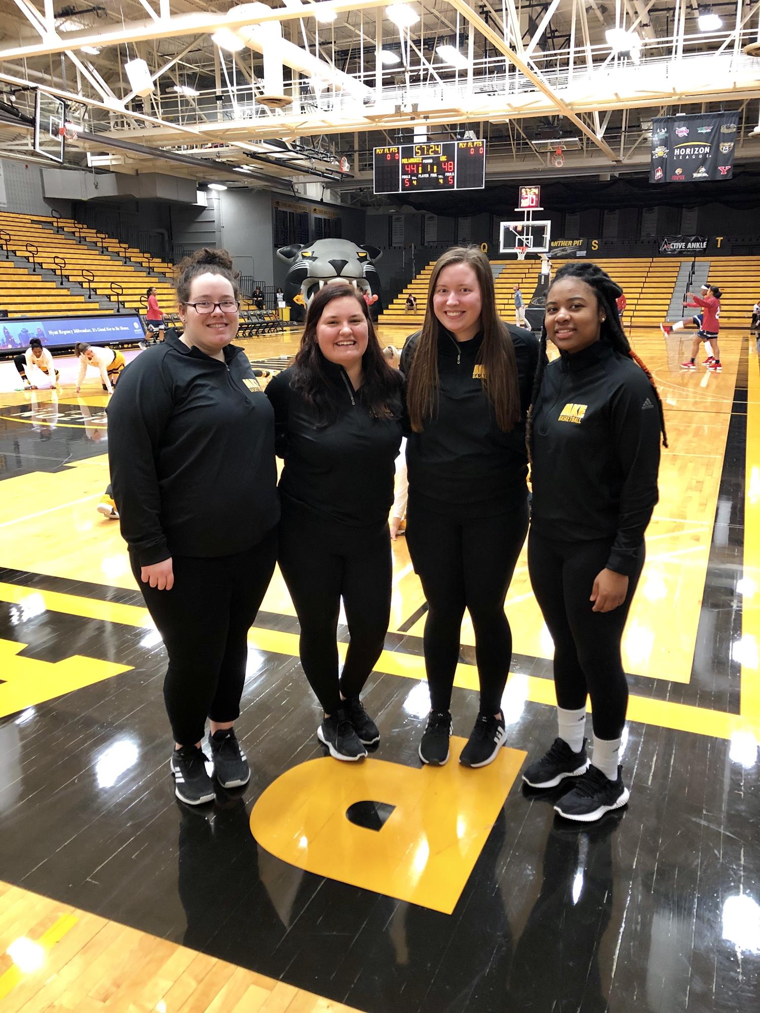2018-19 WBB student managers