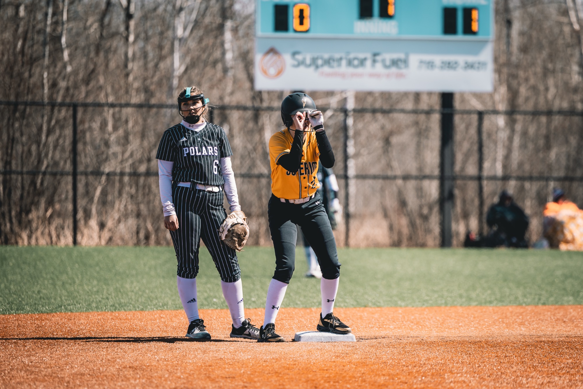 Yellowjackets Sweep Crown In ThreeGame Series University of WisconsinSuperior Athletics