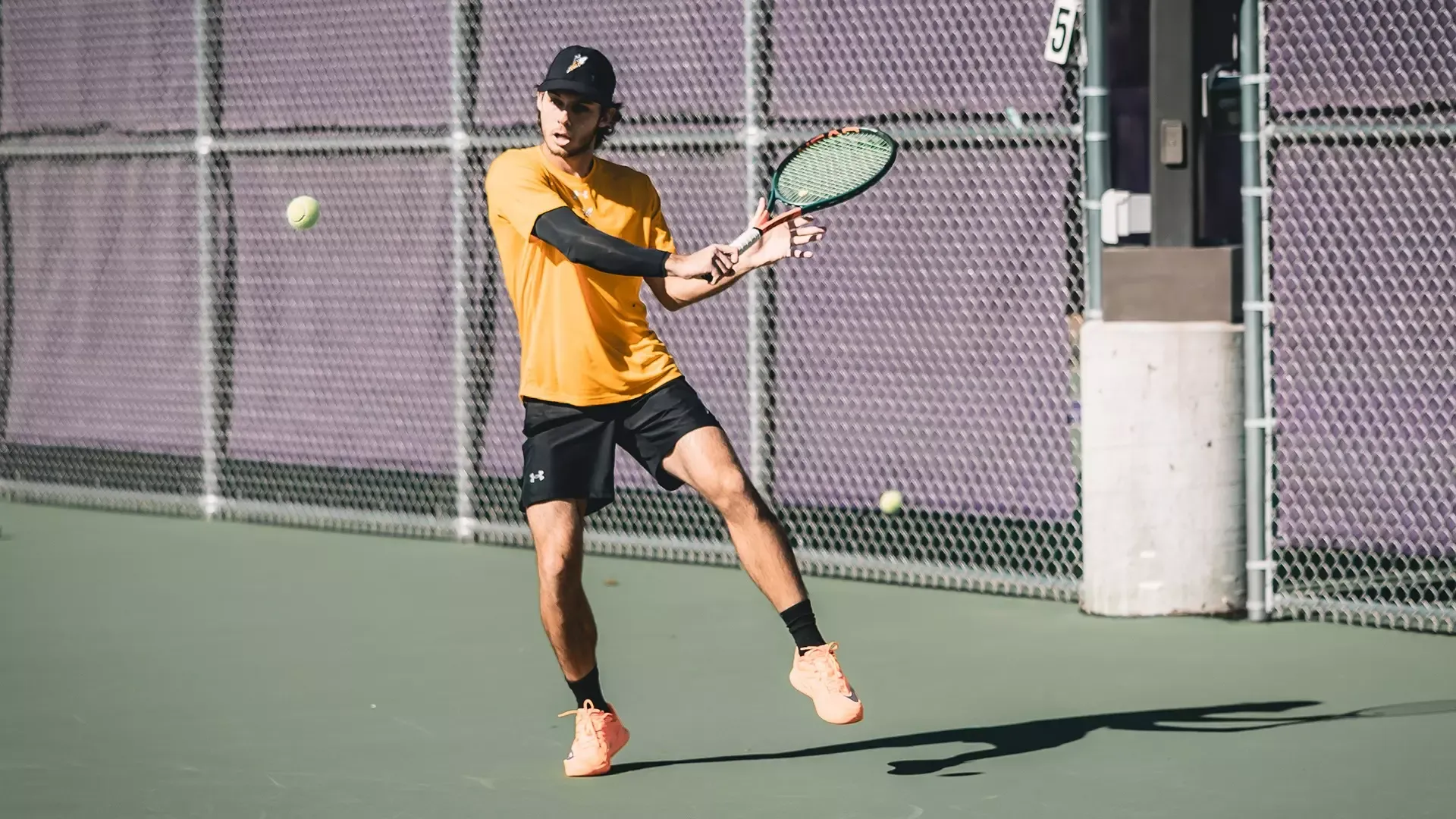 Igor Guetten Chaves attempts to return a ball. 