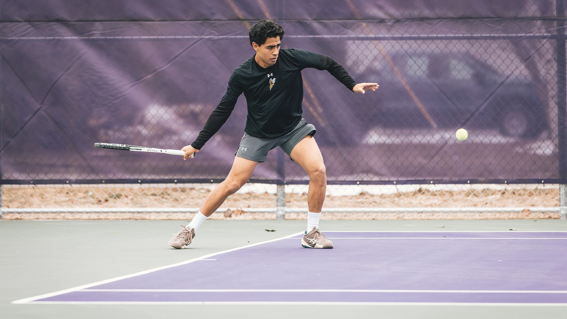 Mateo Abarca Pino right before a forehand swing.