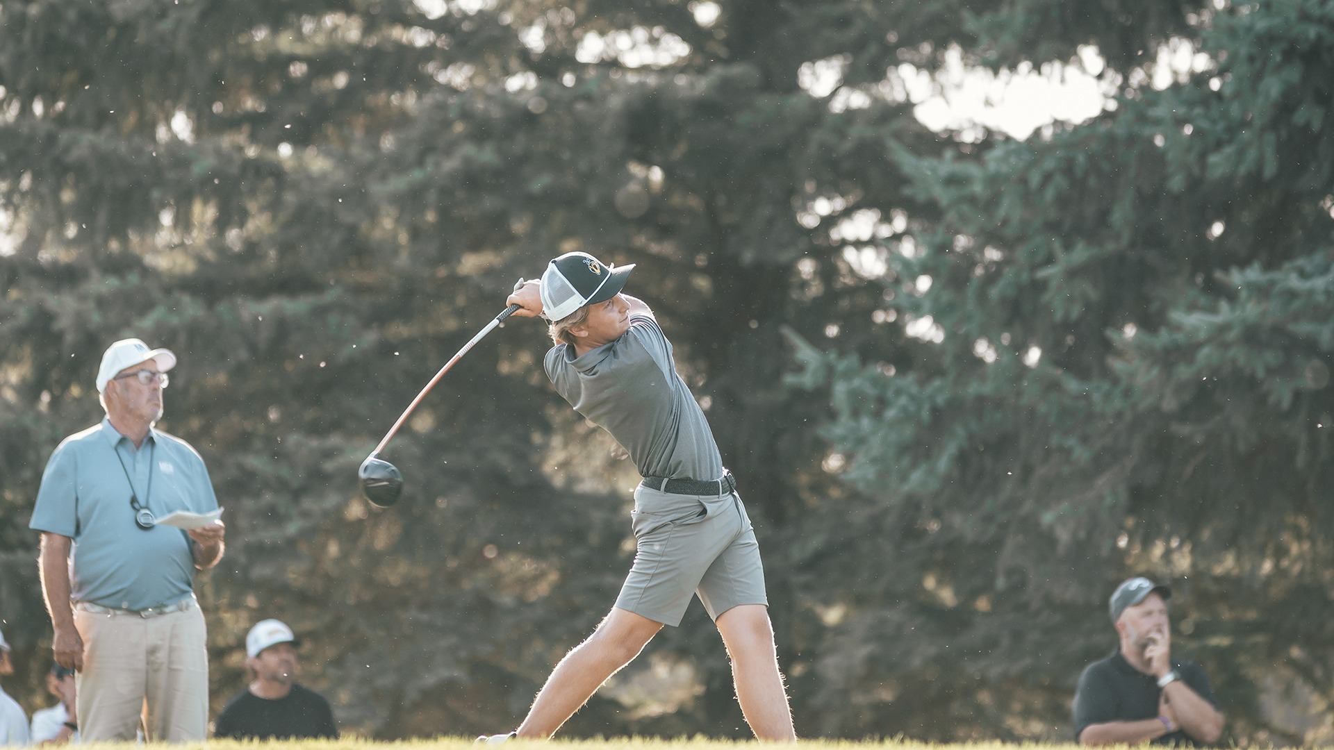 Andrew Slatten driving the ball. 