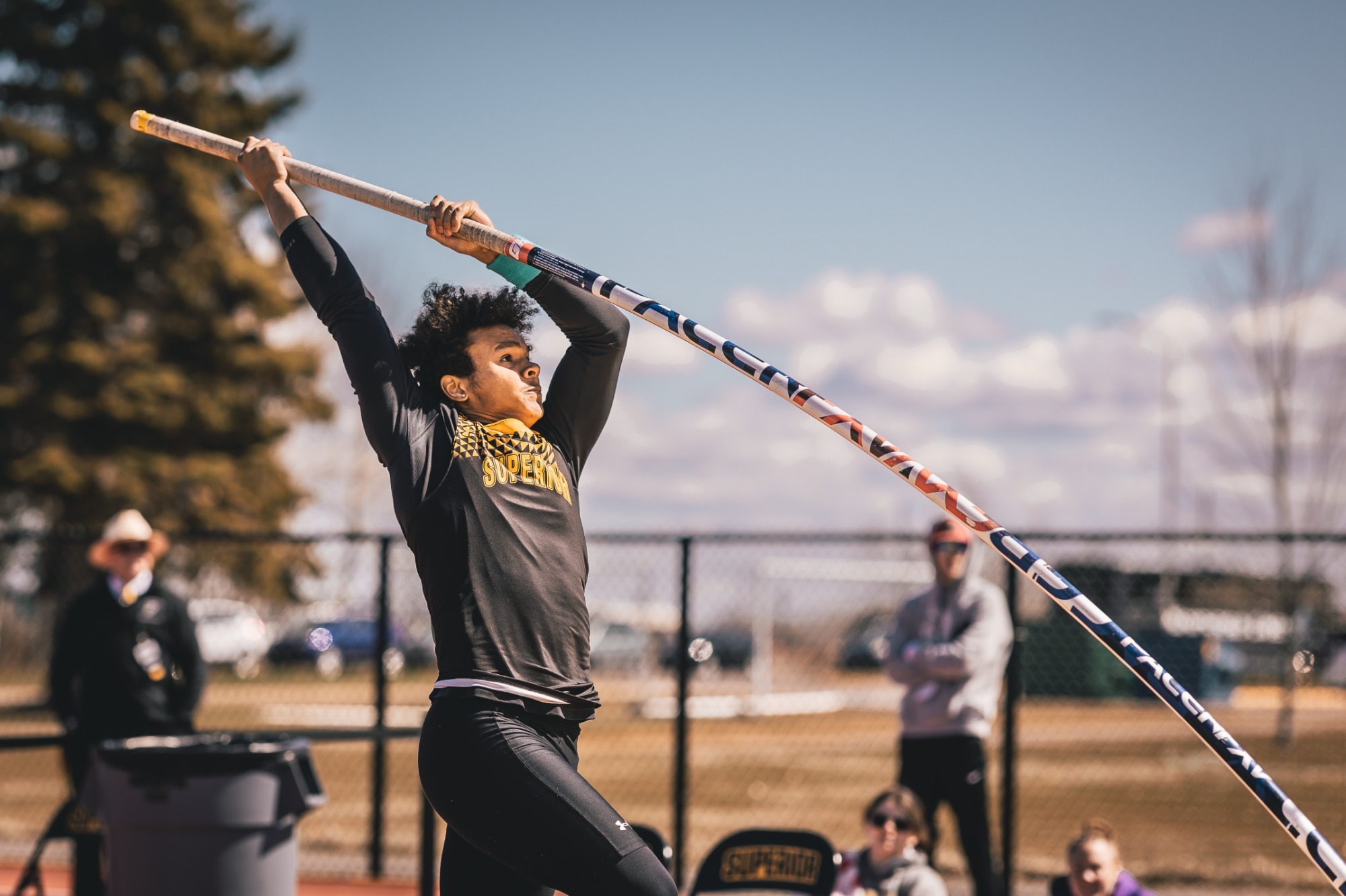 Rene Sems bracing for a pole vault.
