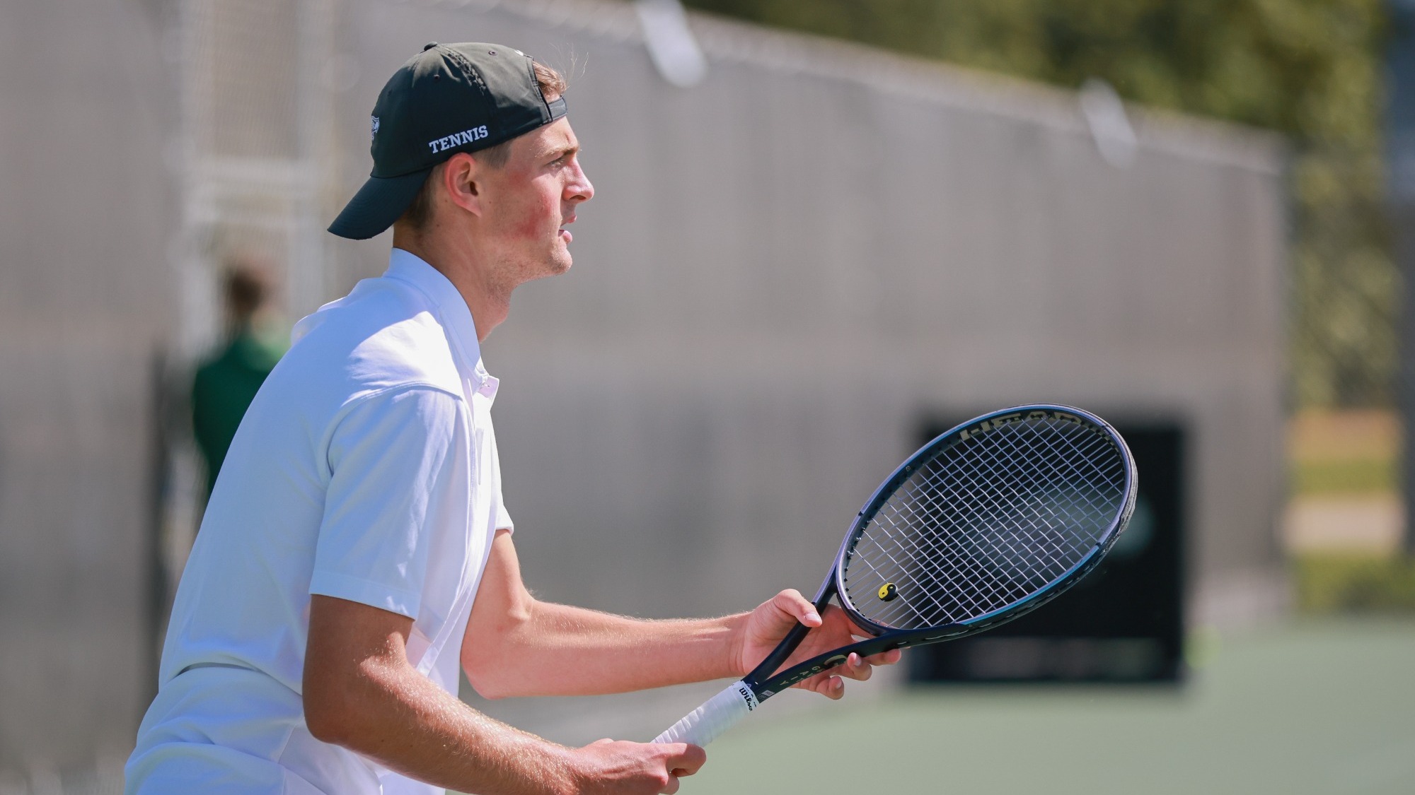 Billson preparing fr serve