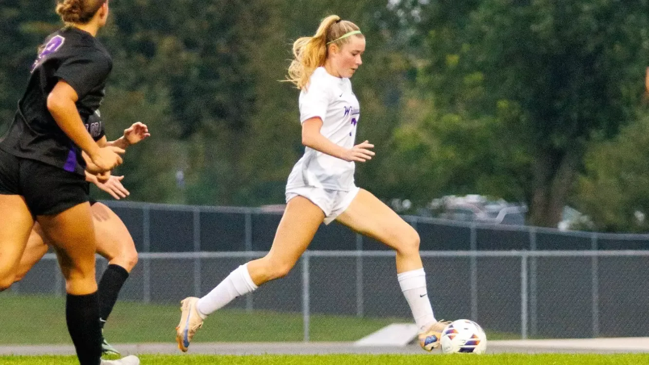 Simkowski on run towards ball