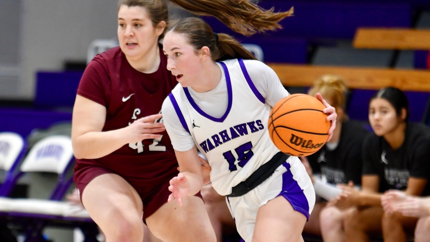 Renee Rittmeyer drives to the basket against UWL