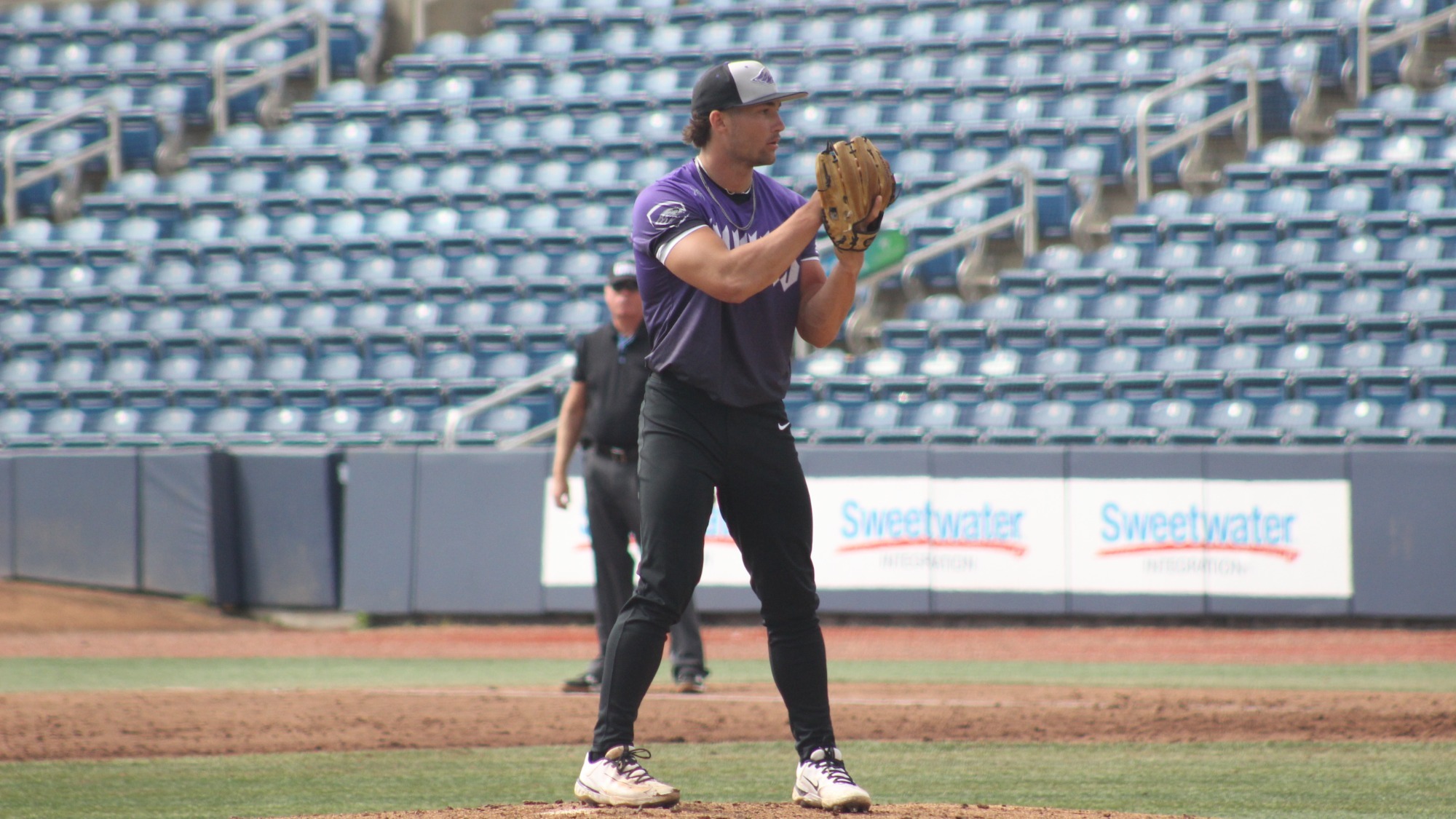 Steuber on mound getting ready to pitch