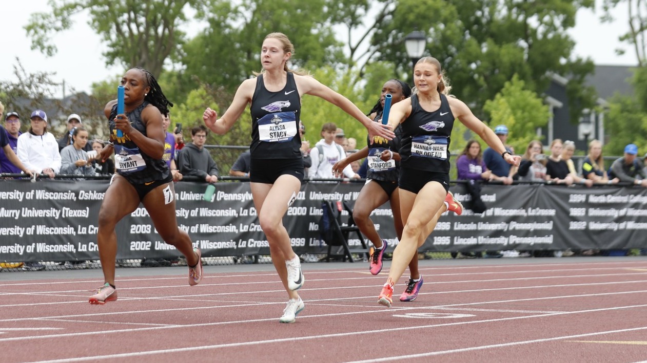 Warhawk women complete the transfer in the 4x100 at the 2026 NCAA Outdoor Championships