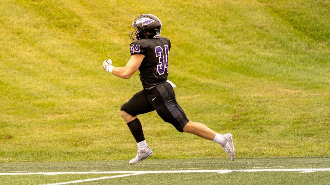 Darrick Hill breaks the UWW record with a 98-yard touchdown run