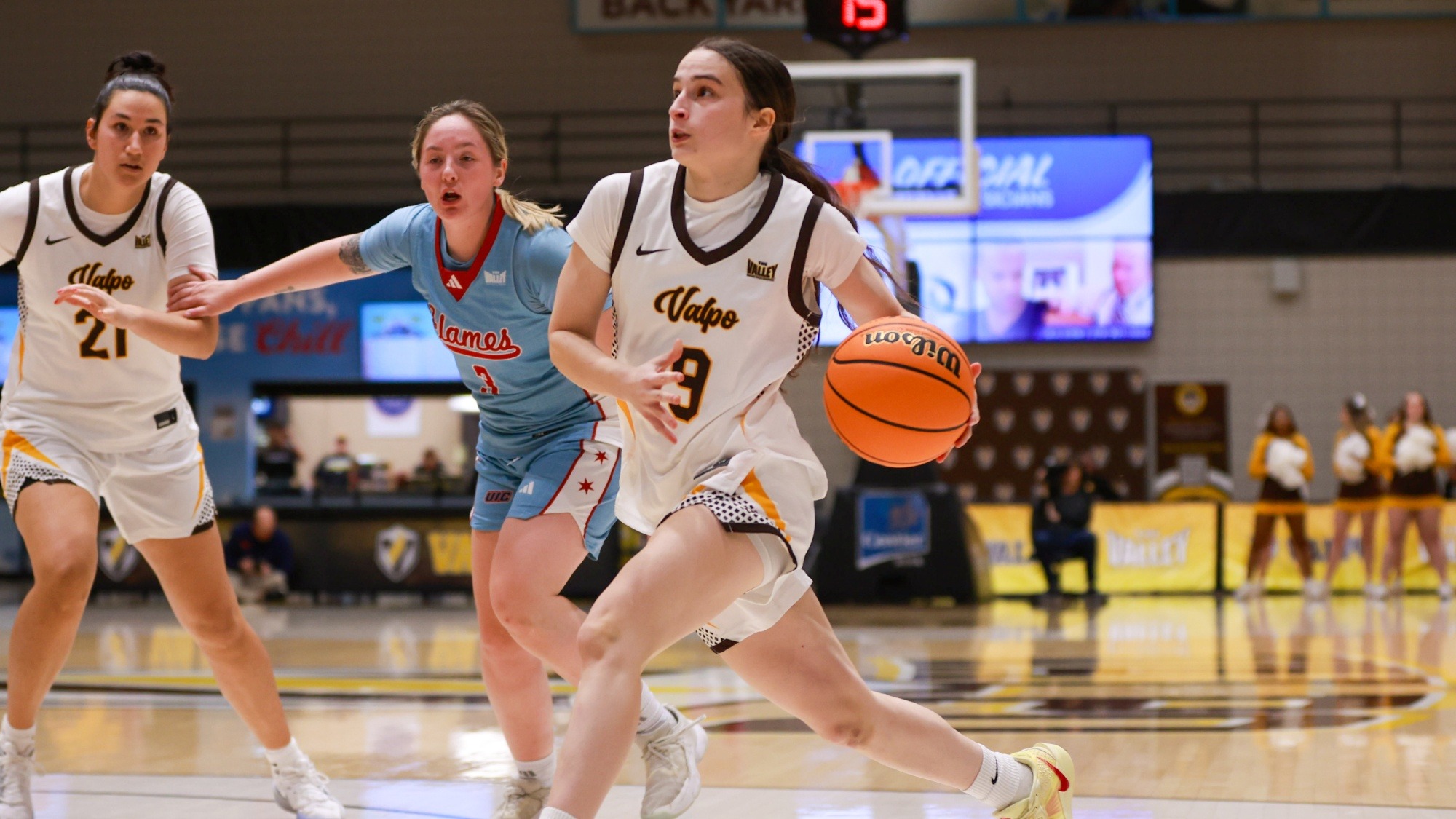 2025-26 WBB Mor Shabtai action shot