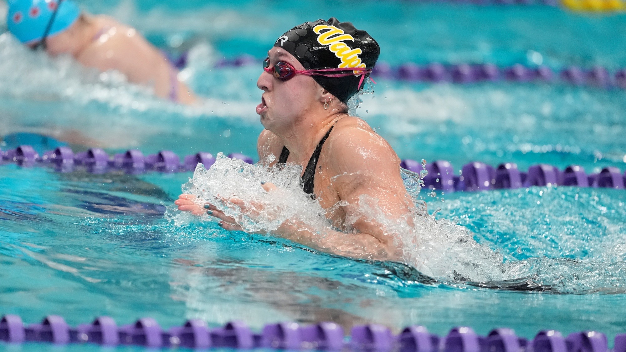 2024-25 WSWM Sara Strauss action shot