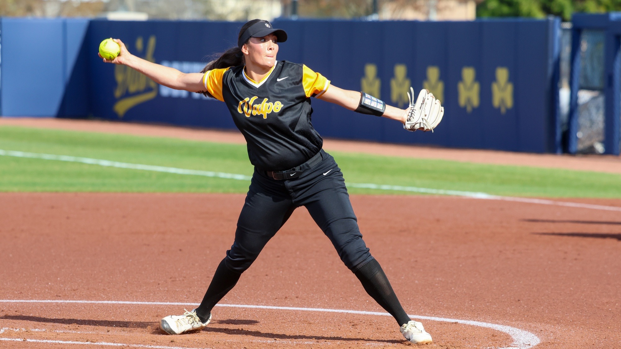 2025 SFT Azalya Lopez action shot