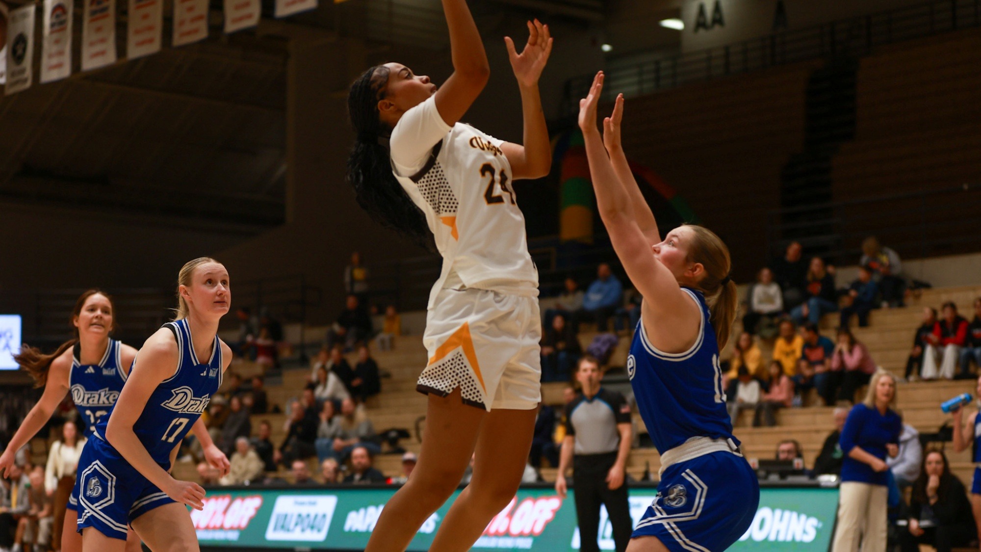 2025-26 WBB Kayla Preston action shot