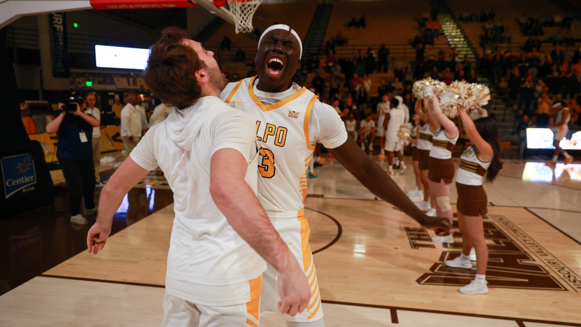 Tupuola Chest Bump SIU 